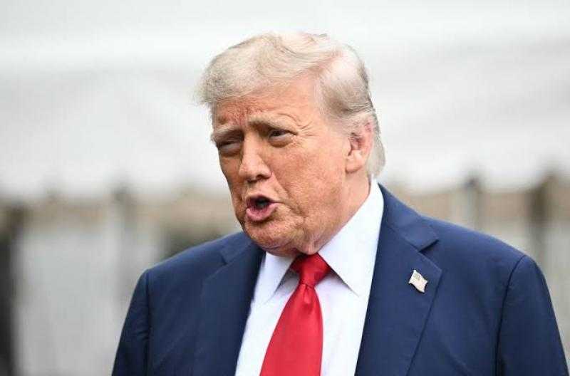 ترامب يوضح سبب الكدمة في يده: الأسبرين والاصطدام بطاولة في  دافوس