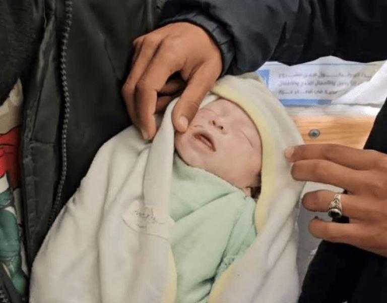 وفاة رضيع فلسطيني نتيجة البرد القارس في خان يونس
