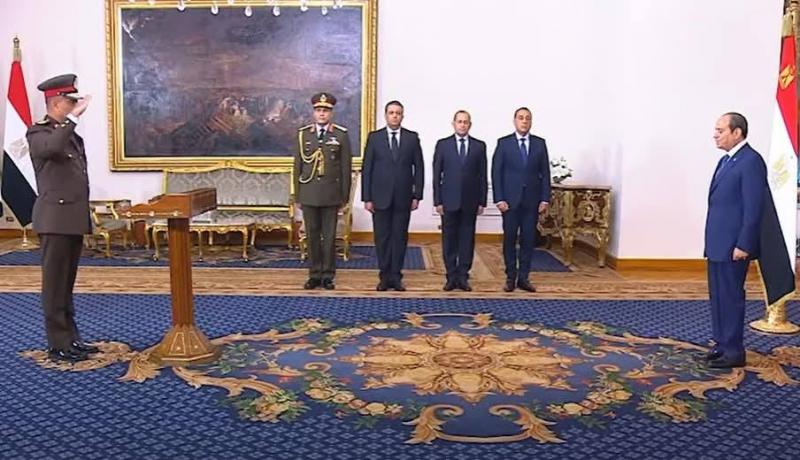 الفريق أول أشرف سالم زاهر وزير الدفاع 