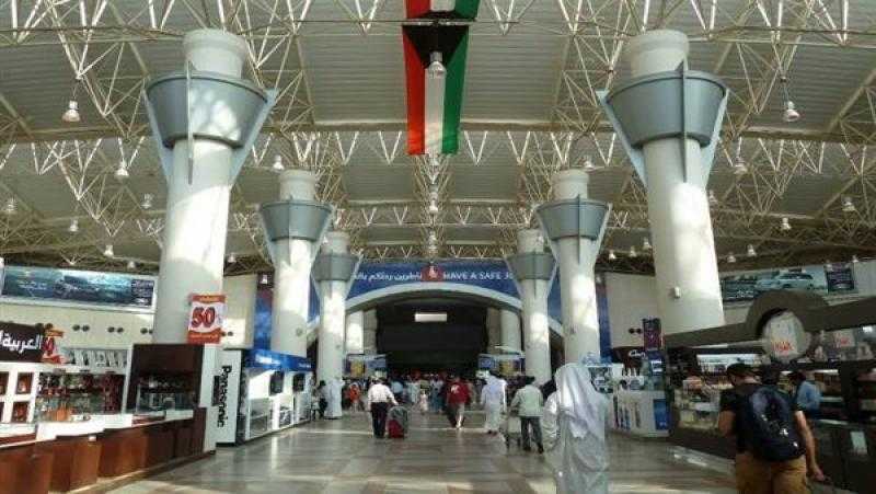 إصابة عدد من العاملين جراء استهداف طائرة مسيرة لمطار الكويت الدولي