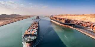 رغم الاضطرابات فى المنطقة ( قناة السويس ) انتظام حركة... رغم الاضطرابات فى المنطقة ( قناة السويس ) انتظام حركة الملاحة وعبور 56 سفينة بحمولة 2.6 مليون طن