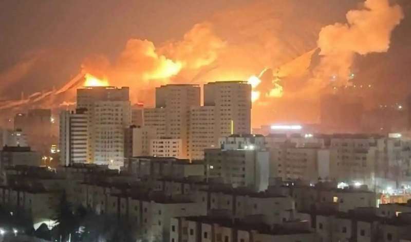طهران تحت القصف 