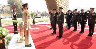 الرئيس السيسى  ينيب وزير الدفاع لوضع إكليل من الزهور على النصب التذكارى لشهداء القوات المسلحة.. بمناسبة الاحتفال بيوم الشهيد والمحارب القديم