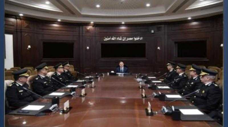 وزير الداخلية يتابع خطة تأمين احتفالات عيد الفطر