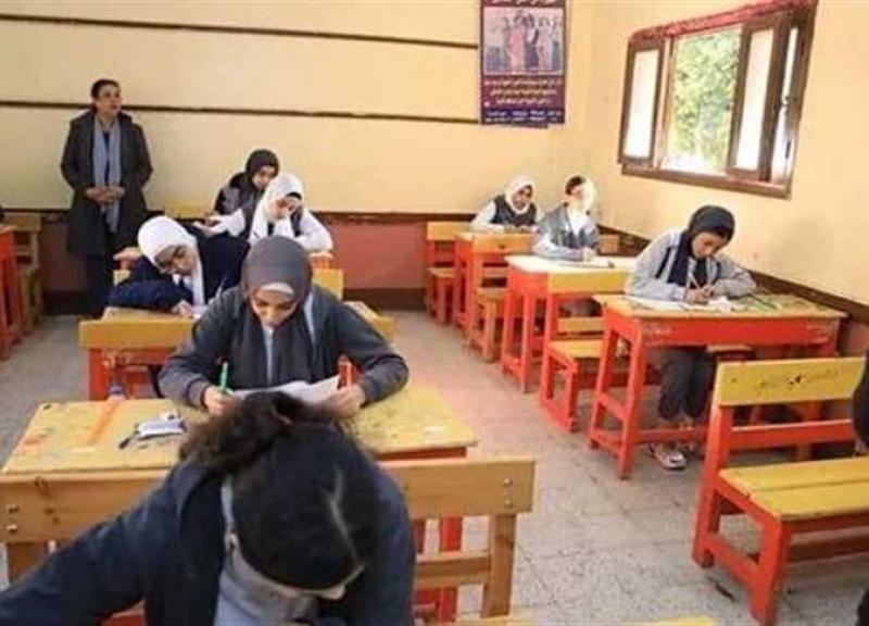 امتحانات المدارس 