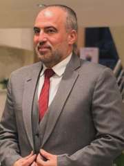 د. حاتم حسن يكتب : أنا لست بخير