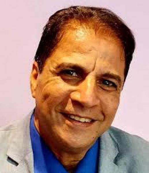 الكاتب الصحفي عبدالنبي عبدالستار 