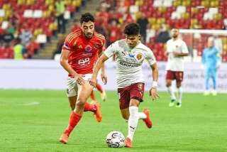 الأهلي يتقدم بشكوى ضد الحكم محمود وفا..