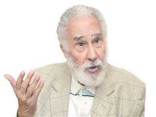 وزيرة الثقافة تطمئن على صحة الفنان عبدالرحمن أبو زهرة وتتابع حالته