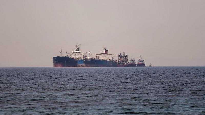 بعد تحرك وتحذير إيران.. مسؤول أمريكى: سفننا الحربية عادت من مضيق هرمز إلى بحر العرب