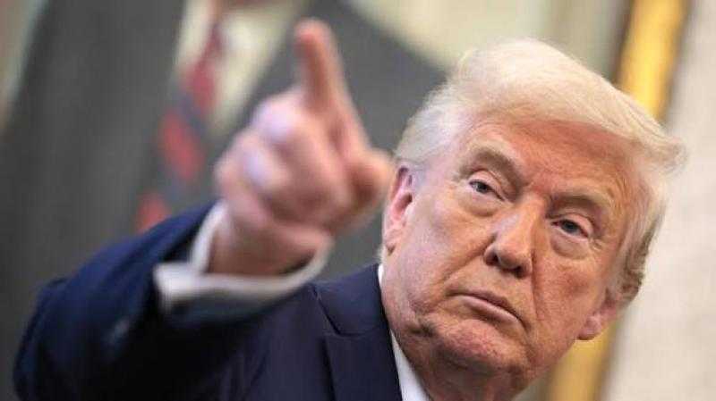 ترامب: إذا اقتربت السفن الإيرانية سنقضي عليها فورا