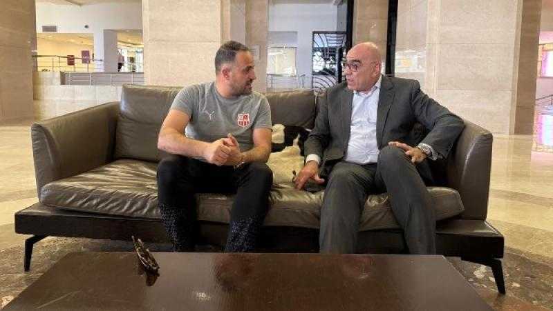 وفد الزمالك يزور بعثة شباب بلوزداد بعد وصولها القاهرة لمواجهة الملكى