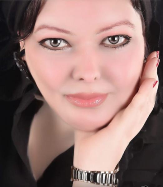 الكاتبة الكبيرة إيمان سمير 