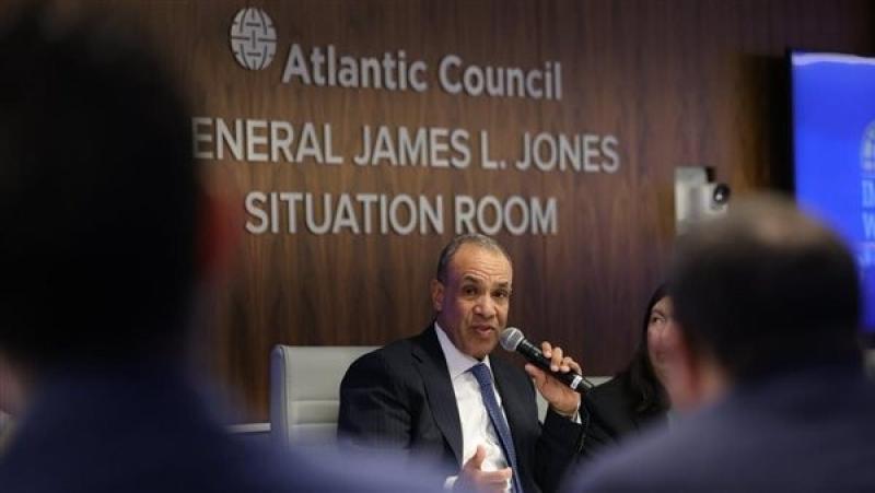 وزير الخارجية بالمجلس الأطلنطي: مصر قوة استقرار في شرق أوسط مضطرب