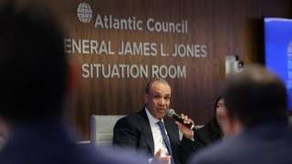 وزير الخارجية بالمجلس الأطلنطي: مصر قوة استقرار في شرق أوسط مضطرب