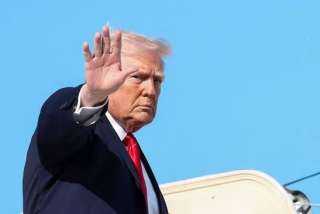 ترامب: سننشر قريبًا جدًا ملفات مهمة للغاية حول الأجسام الطائرة المجهولة