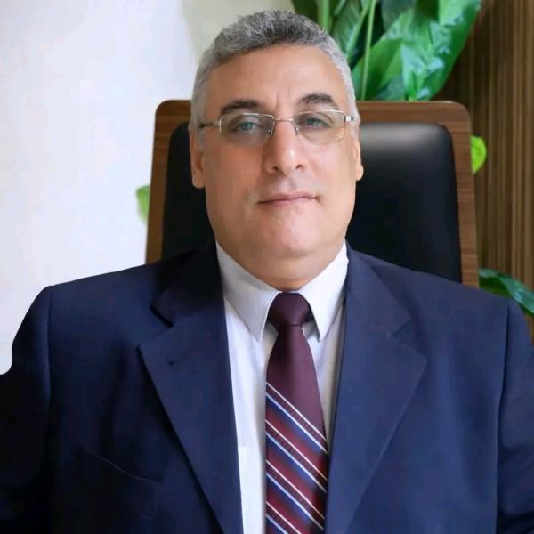 الكاتب الكبير طارق محمود 