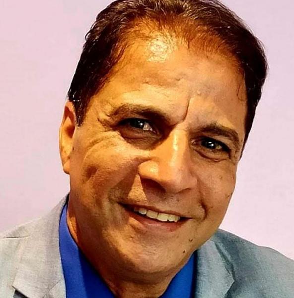 الكاتب الصحفي عبدالنبي عبدالستار 