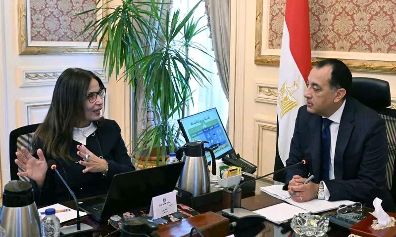 رئيس الوزراء ووزيرة الثقافة