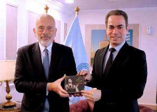 سفير اليونان يزور مسرح ماسبيرو ويشيد بالعلاقات بين القاهرة وأثينا