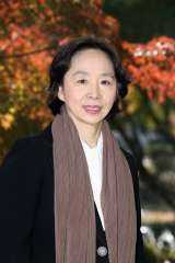 الشاعرة الكورية كوميو نغسوك تكتب قصيدة ( أن أحلم ).. ترجمة فدوى عطية