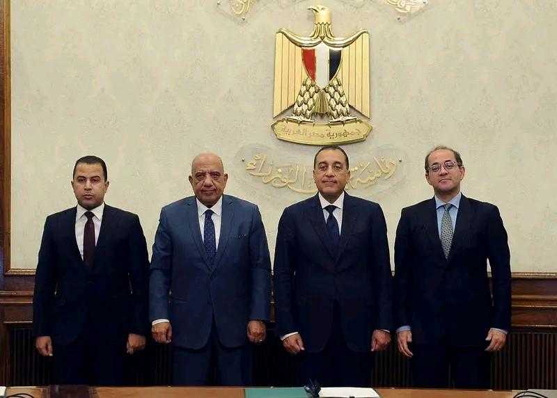 رئيس الوزراء يشهد توقيع ”بروتوكول اتفاق” بين شركة ”تحيا مصر” القابضة للاستثمار والتنمية ووزارتي ”الكهرباء” و”المالية” لتمويل مشروعات الطاقة الجديدة والمتجددة
