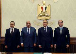 رئيس الوزراء يشهد توقيع ”بروتوكول اتفاق” بين شركة ”تحيا مصر” القابضة للاستثمار والتنمية ووزارتي ”الكهرباء” و”المالية” لتمويل مشروعات الطاقة الجديدة والمتجددة
