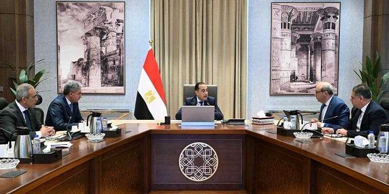 رئيس الوزراء،يعقد اجتماعًا، بمقر الحكومة بالعاصمة الجديدة؛ لمتابعة إجراءات دعم قطاع السياحة