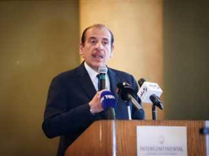 الدكتور عمرو قنديل 