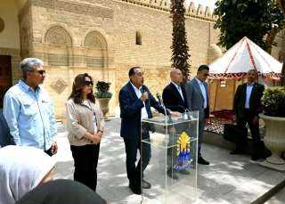 مدبولي: توجيهات من فخامة الرئيس بضرورة تخفيف الضغط عن القاهرة القديمة وفتح المجال أمامها لاستعادة جمالها ورونقها