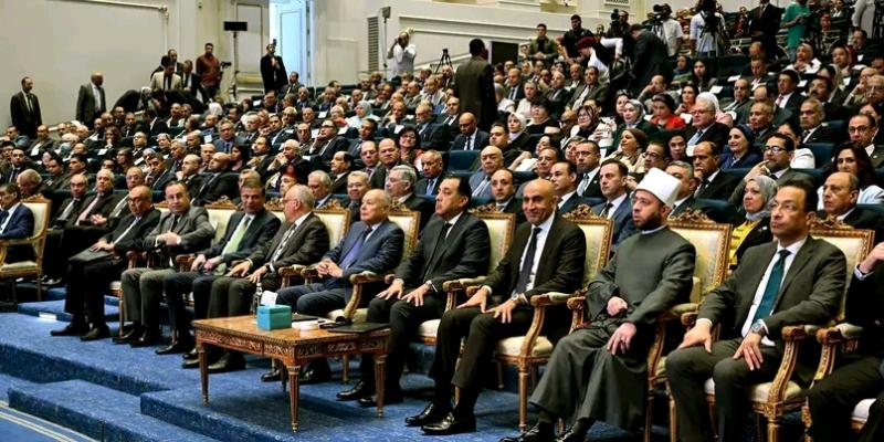رئيس الوزراء وجانب من فاعليات المؤتمر 