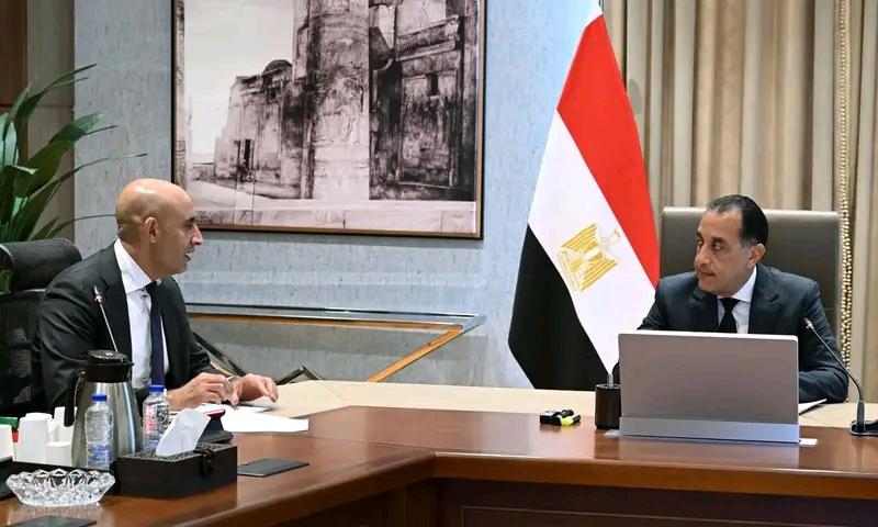 رئيس الوزراء و وزير التعليم 
