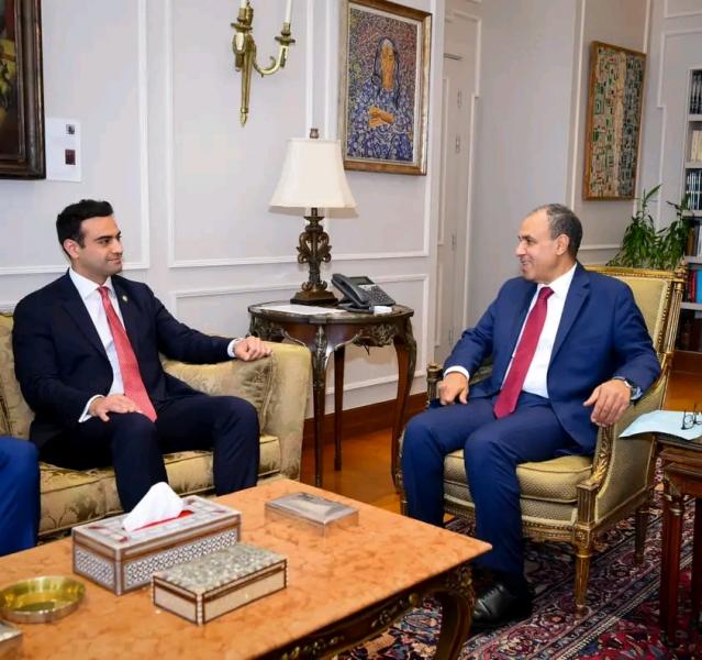 وزير الخارجية والنائب "إبراهام حمادة" 