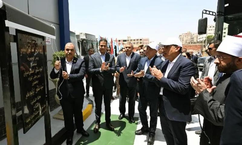 جانب من جولة رئيس الوزراء 