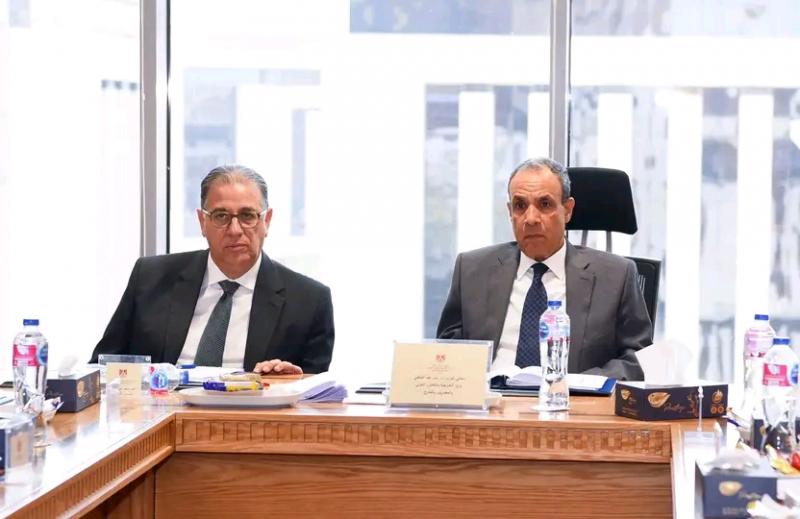 وزير الخارجية خلال الاختبار الشفوي للمتقدمين لمسابقة التعيين بوزارة الخارجية