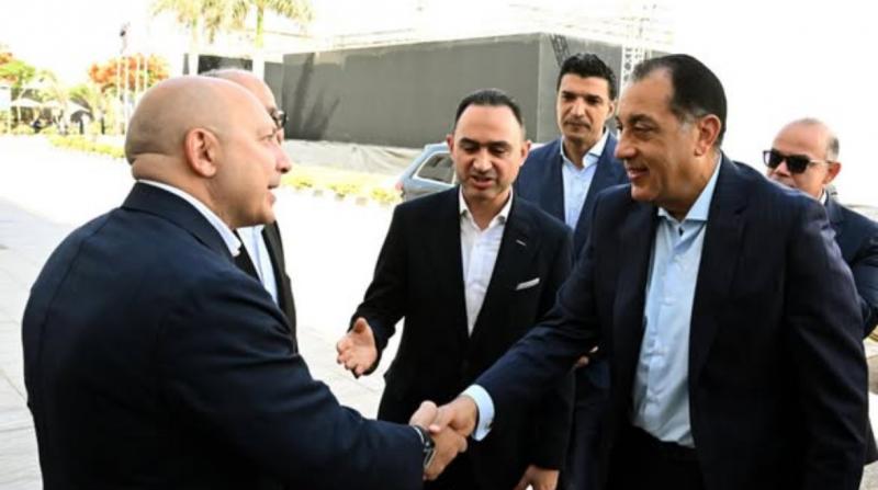 رئيس الوزراء خلال الجولة 