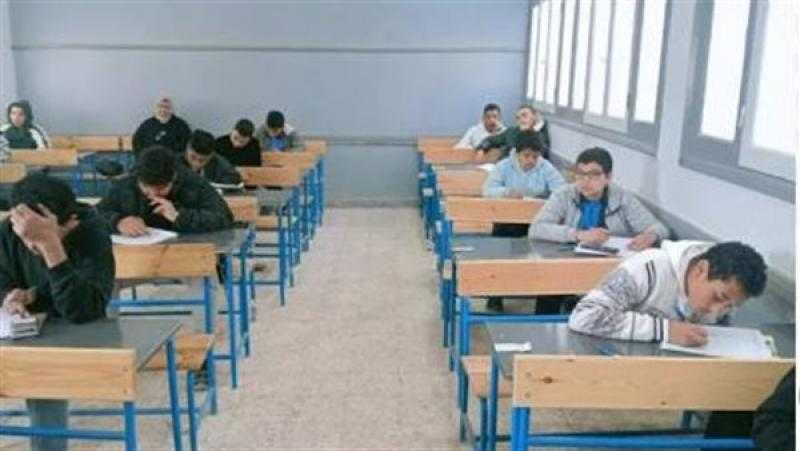 استبعاد رئيس لجنة امتحانات بالقليوبية بعد السماح بدخول كاميرات تصوير