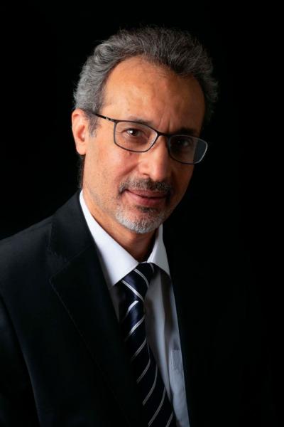 الكاتب الكبير علاء عبدالعزيز 