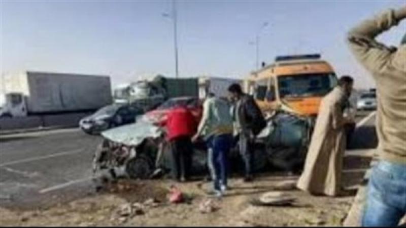 حادث تصادم سيارتين بالبحيرة