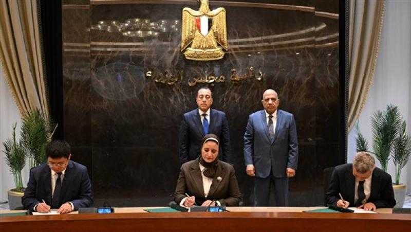 رئيس الوزراء يشهد توقيع مذكرة تفاهم لإنشاء أول مصنع لتوربينات الرياح