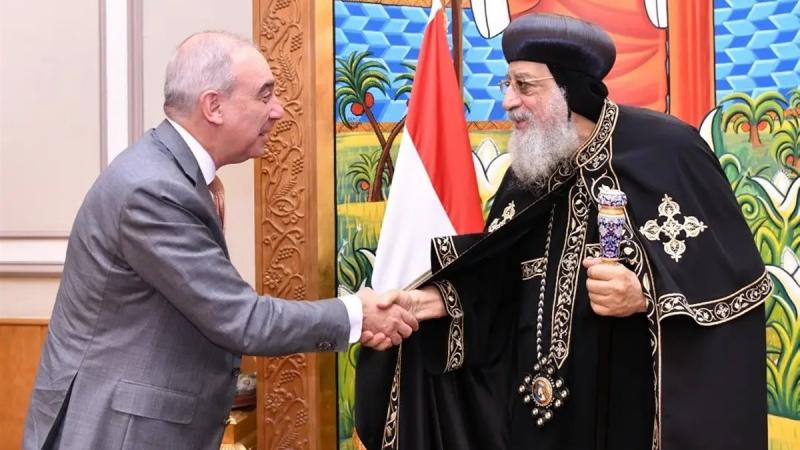 البابا تواضروس والسفير علاء يوسف