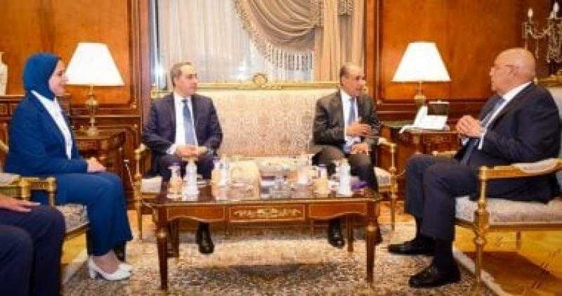 وزير الخارجية يلتقي رئيس مجلس النواب