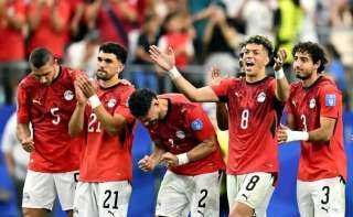 رئيس الوزراء يهنئ منتخب مصر بتأهله إلى دور الـ16 بكأس العالم لكرة... رئيس الوزراء يهنئ منتخب مصر بتأهله إلى دور الـ16 بكأس العالم لكرة القدم