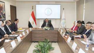 رئيس هيئة الرعاية الصحية يتابع انتظام تقديم الخدمات الطبية ومؤشرات قوائم انتظار المرضى بمحافظات تطبيق التأمين الصحي الشامل