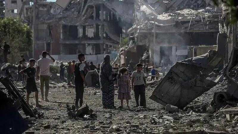 استشهاد 10 فلسطينيين بينهم أفراد شرطة في غارات إسرائيلية على غزة
