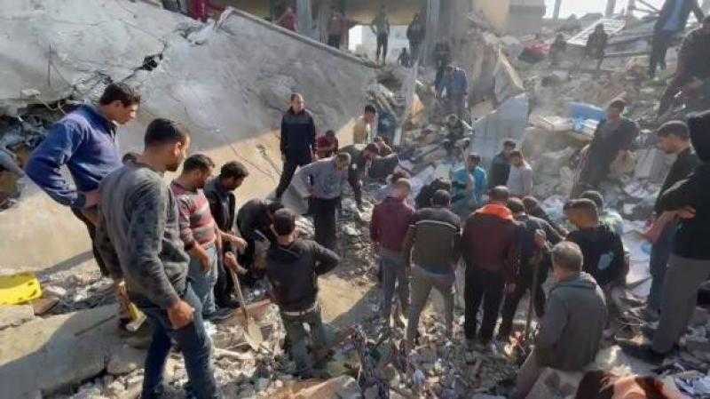 مجزرة إسرائيلية جديدة باستهداف مشيعي جنازة في مخيم النصيرات وسط غزة