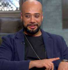 حاتم صلاح يشارك أحمد فهمي وأسماء جلال فيلم (الفيل على الدرفيل) ويستكملون التصوير