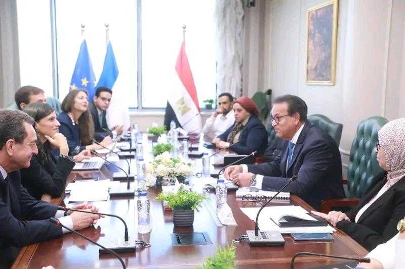 وزير الصحة يستقبل الوزيرة الفرنسية لتعزيز الشراكة الصحية بين مصر وفرنسا