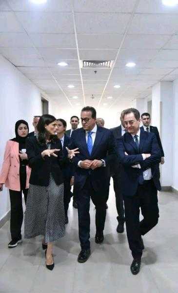 وزير الصحة يتسلم شحنة مساعدات طبية فرنسية جديدة دعماً للجرحى الفلسطينيين