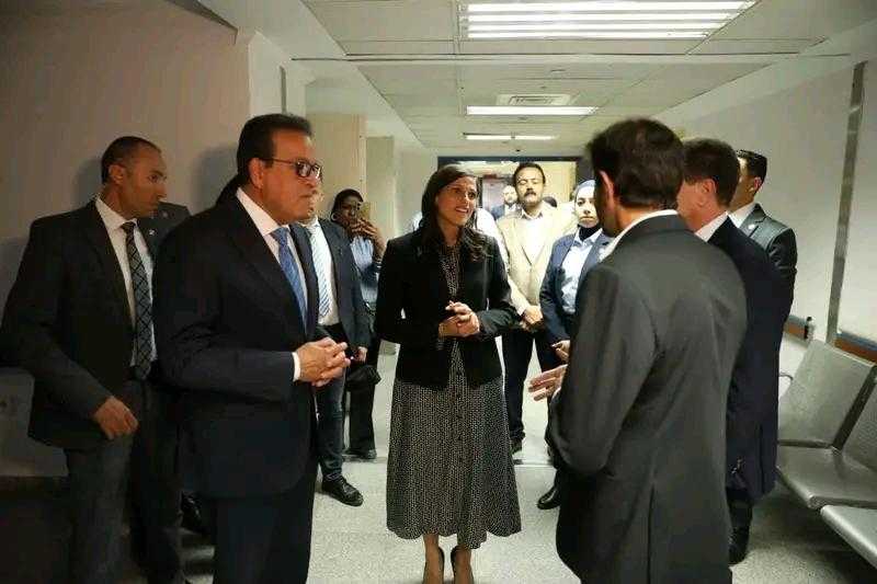 وزير الصحة والوزيرة الفرنسية للشئون الفرانكفونية  يتفقدان مستشفى جوستاف روسي ويؤكدان تعزيز الشراكة الصحية بين البلدين